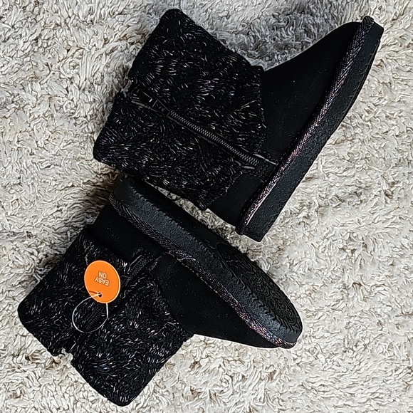 Girls Boots - Picture 3 of 15